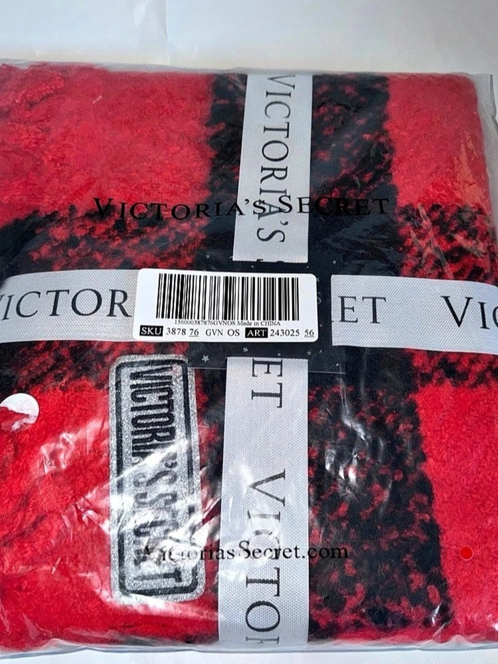Victoria's Secret Scarlet Check Scarf in Red & Black NWT